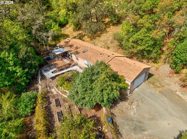 5120 Broad St, Roseburg, OR 97471
