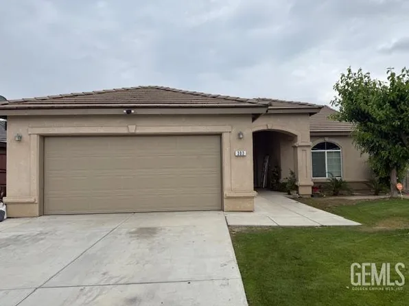303 Vancluse Bay Dr, Bakersfield, CA 93307