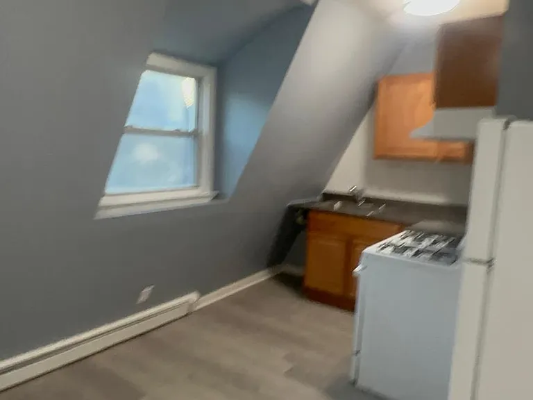 228-230 N 11th St #3 — Photo 5