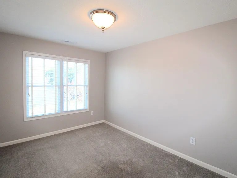 2189 Deyerle Ave — Photo 22