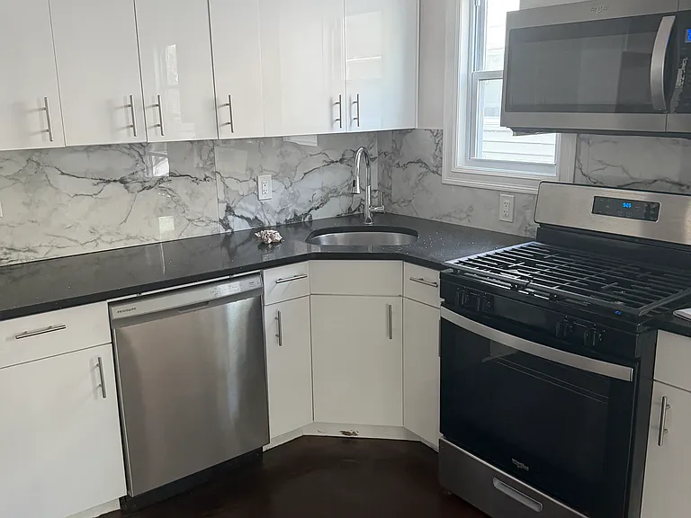 2179 Light St #2 — Photo 3