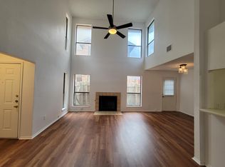 1225 W Hudgins St, Grapevine, TX 76051
