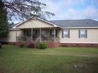 1305 Trappers Run Dr, Wedgefield, SC 29168