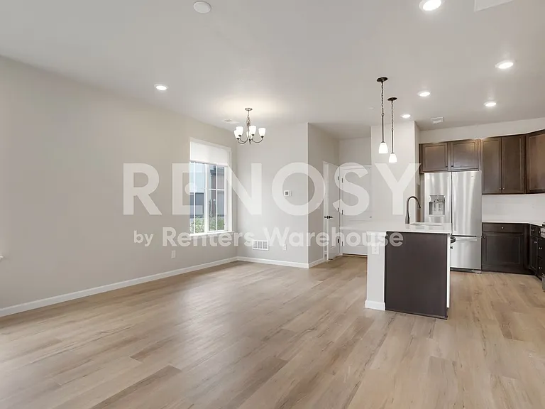 421 Millwall Cir — Photo 4