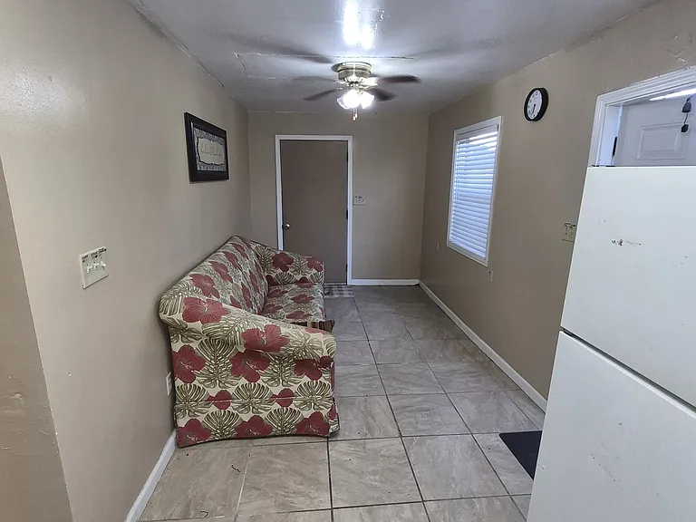 3840 Cypress St — Photo 1