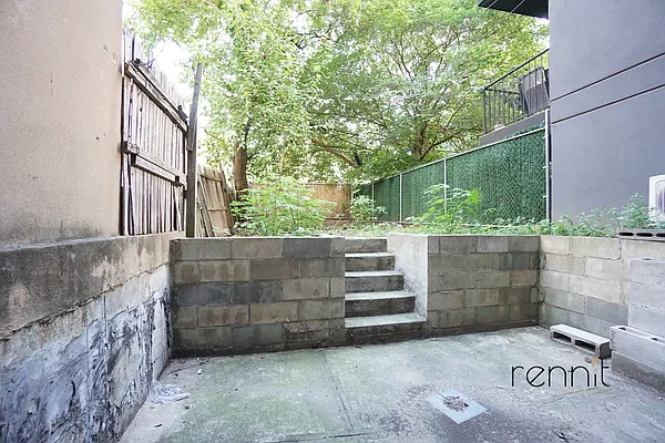 Rented by Rennit Inc. | media 35