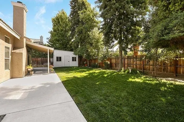2182 Decatur Ave — Photo 37