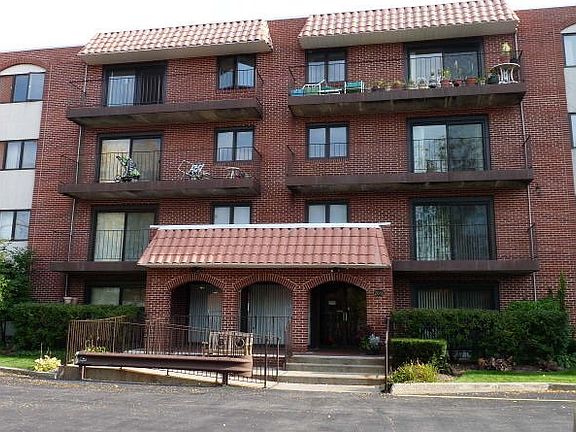 2nd image of 2086 Saint Johns Ave