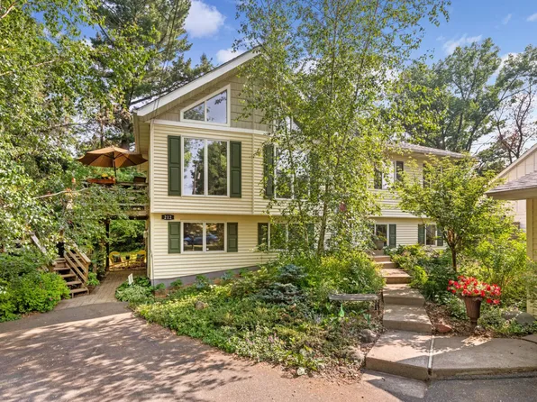 212 Iris St, Saint Paul, MN 55115