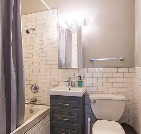 3rd image of 1414 N Ashland Ave #2R