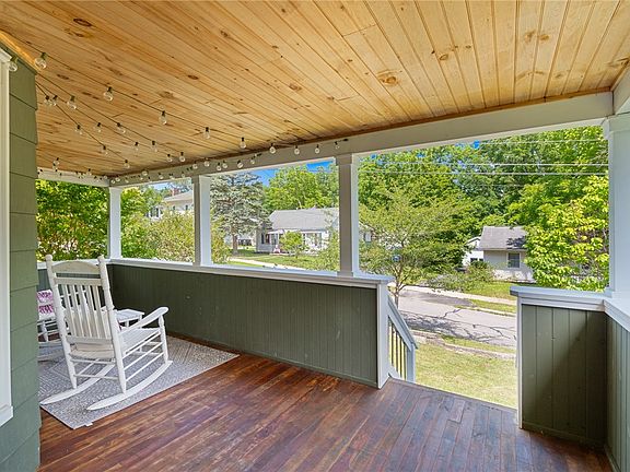 2nd image of 209 Prospect St