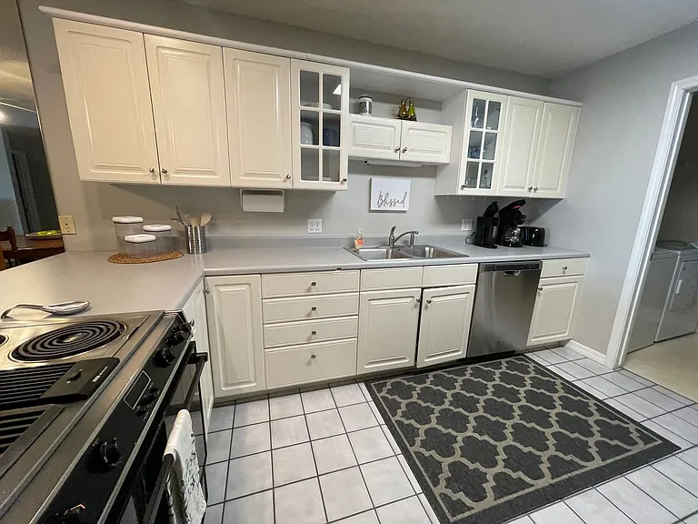193 Avondale Dr #10 — Photo 8