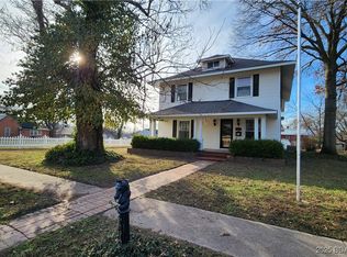 501 N Monroe St, Versailles, MO 65084