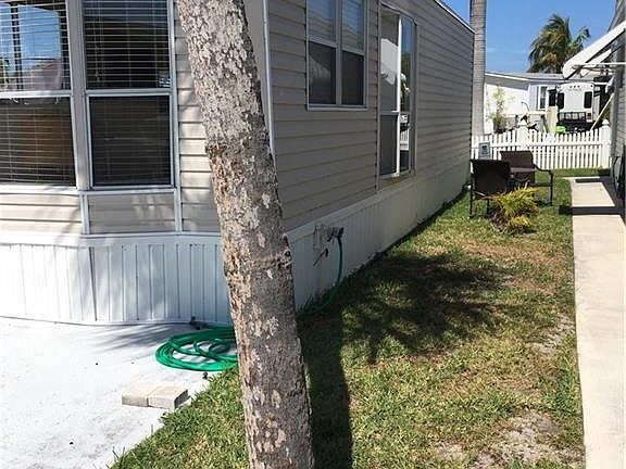 3rd image of 1030 Nettles Blvd