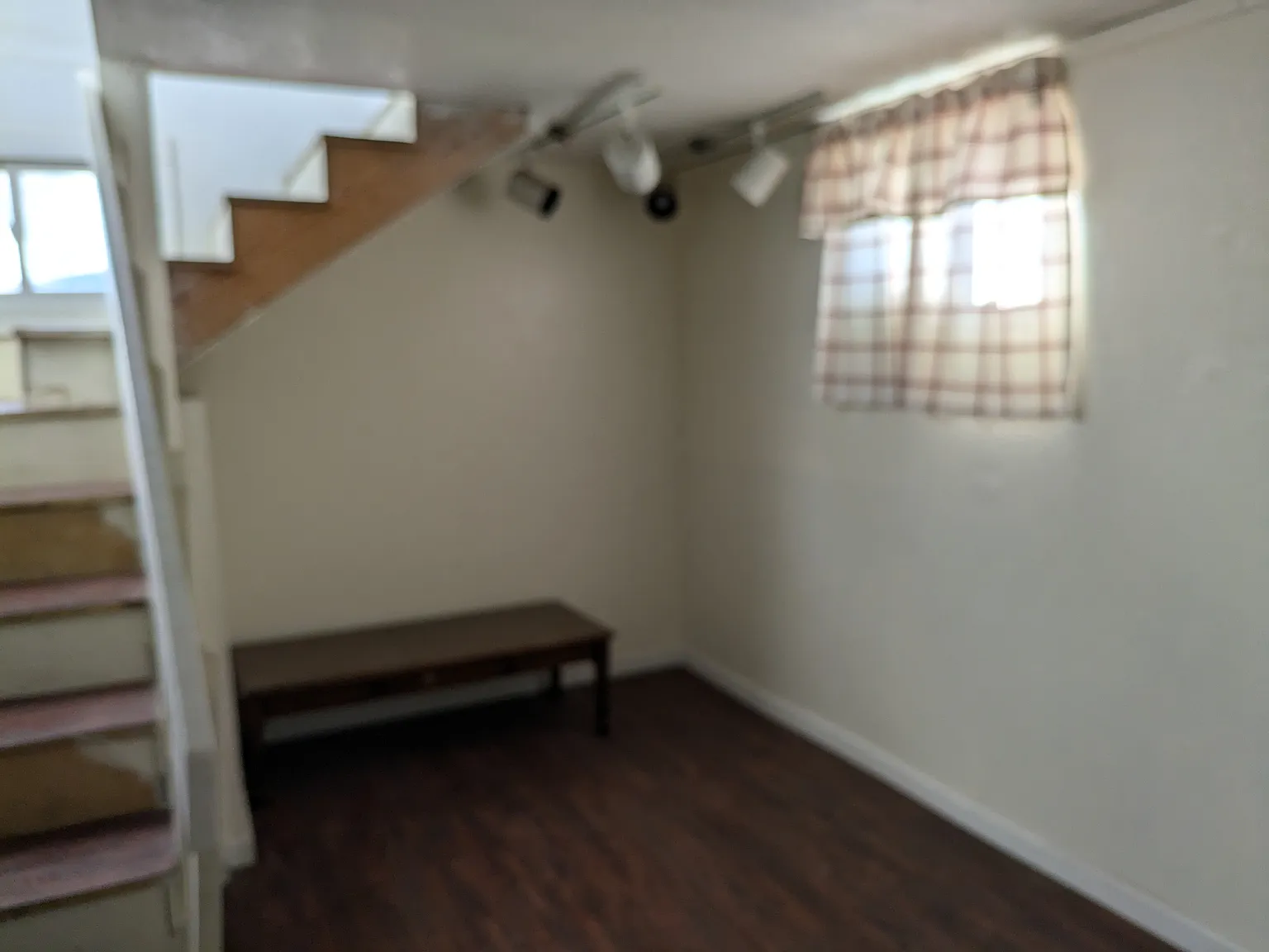 3 bed, 1.5 bath, 1320 sqft, $900 — Photo 4