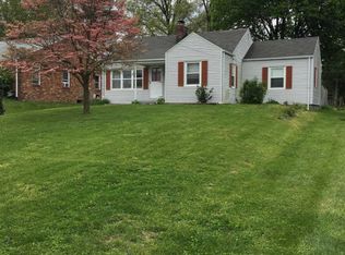 2350 Pleasant View Dr, York, PA 17406