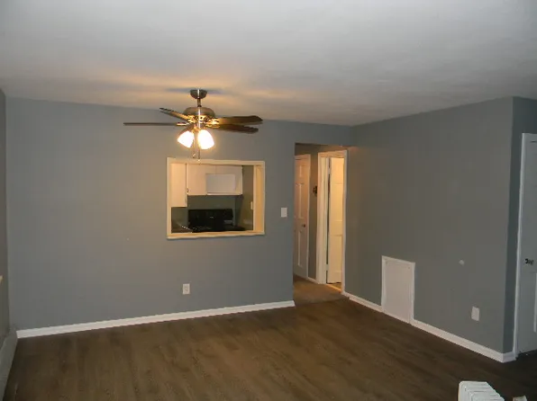 13773 Cedar Rd APT 304, Cleveland, OH 44118