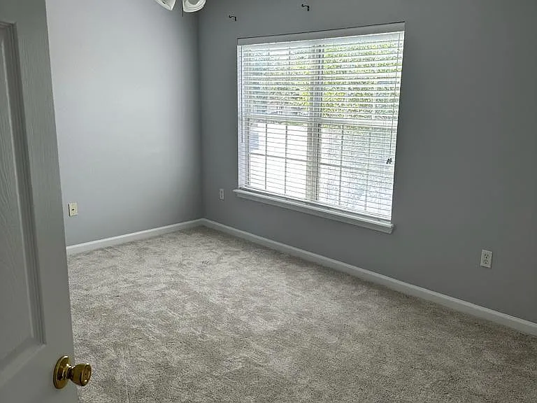 11015 Castlemain Cir E — Photo 13