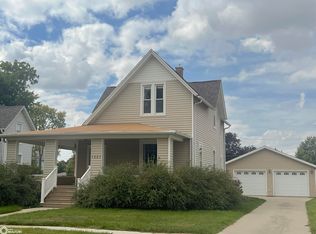 1227 Main St, Grinnell, IA 50112