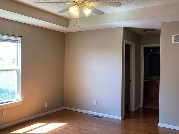 4th image of 704 NW Scenic Ln