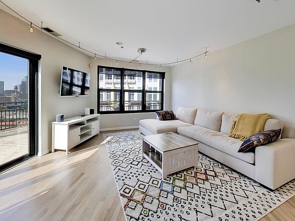 2nd image of 520 W Huron St APT 704