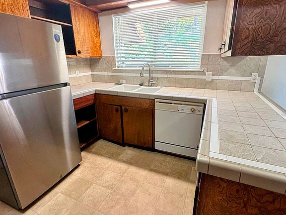 5th image of 3201 Springe St #1