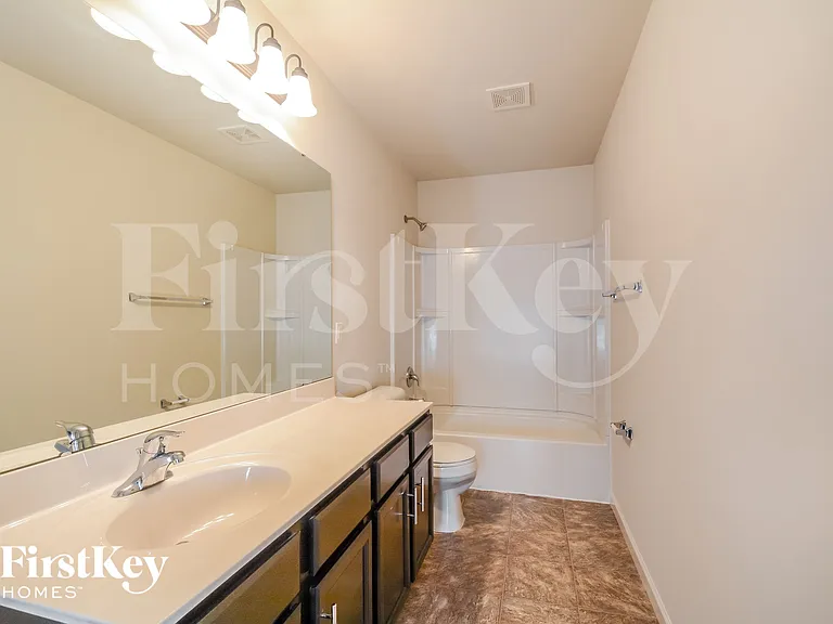 104 Shire Dr — Photo 12