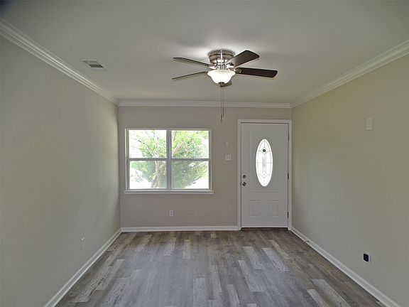 5th image of 202 E Cober Dr