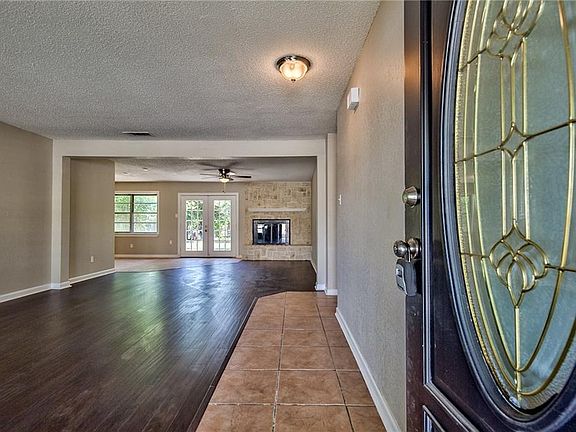 5th image of 5108 Holiday Ln