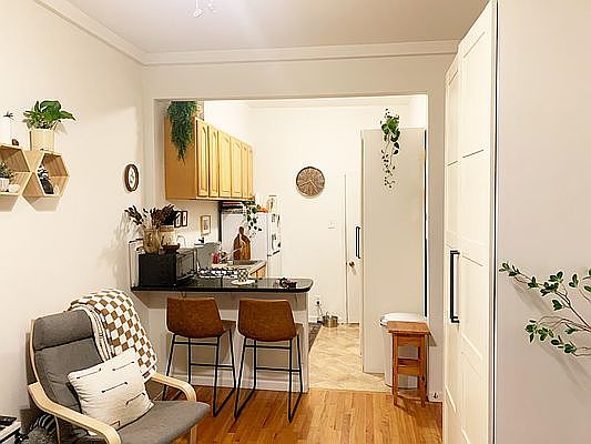 2nd image of 26 Skillman Ave APT 1
