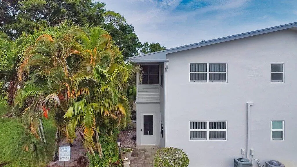 2 bed, 1.5 bath, 798 sqft, $1,600 — Photo 4