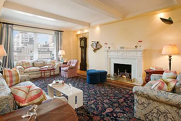 Sold by Avenue Real Estate