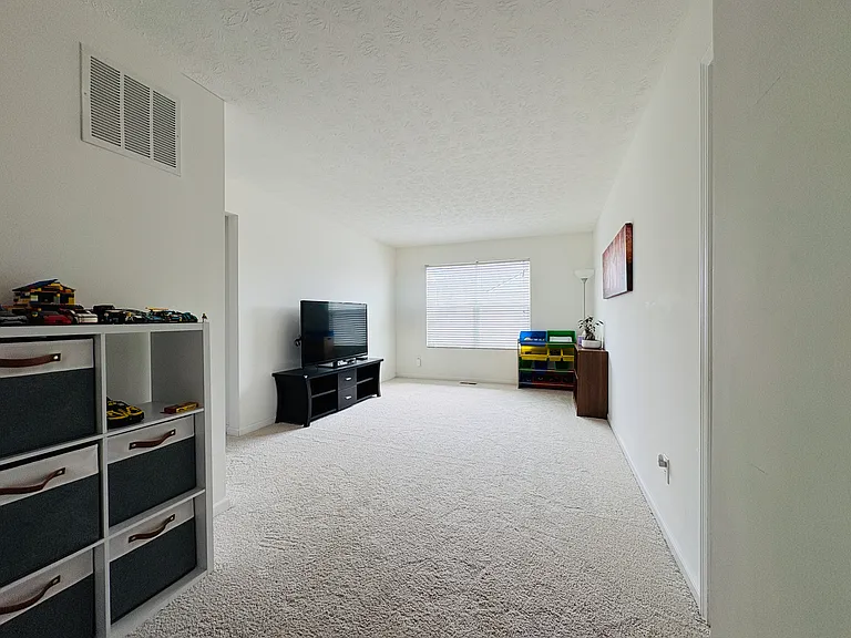2467 Middle View Dr — Photo 15