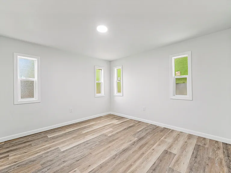 125 Evergreen St — Photo 10