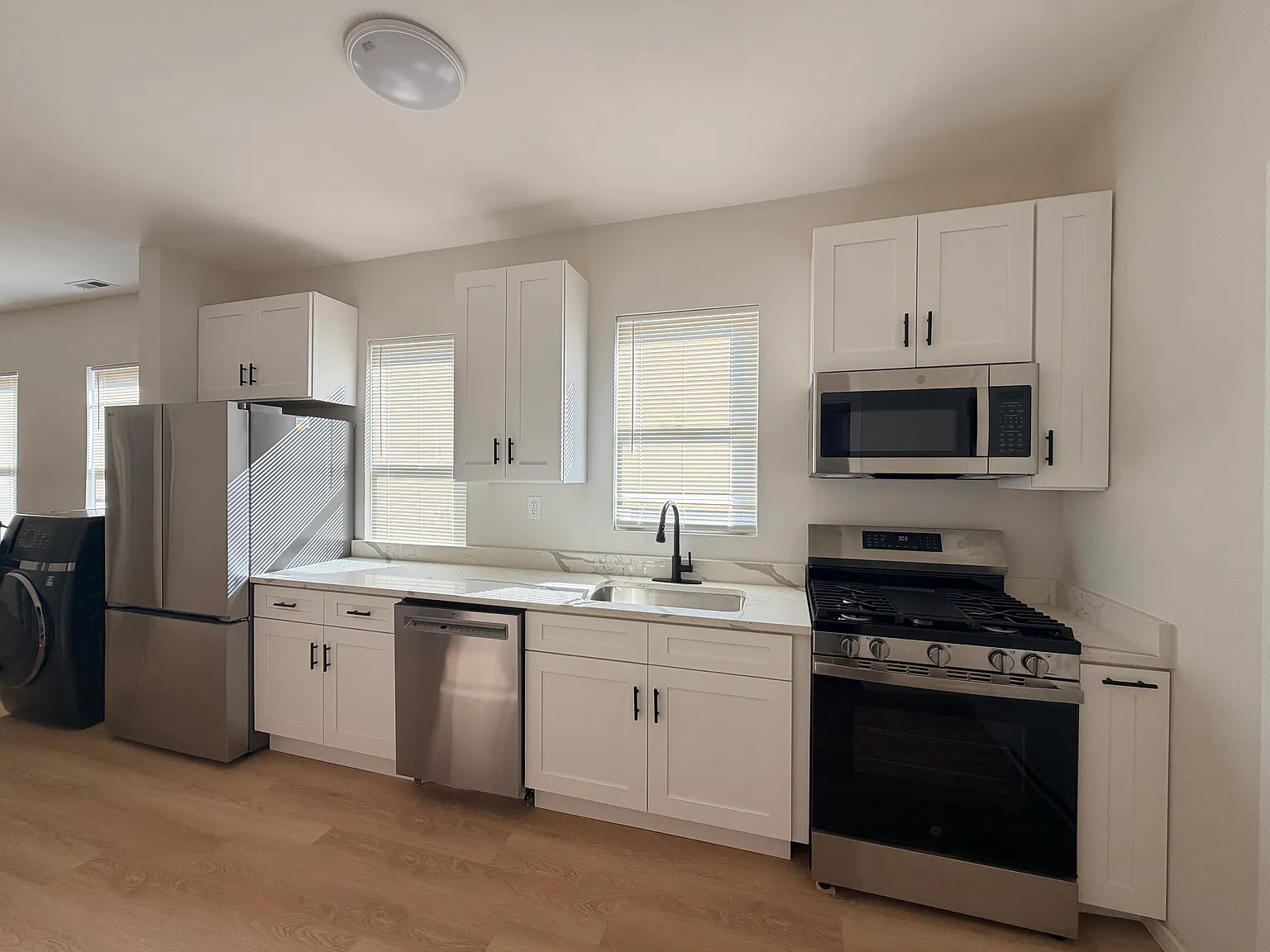 4 bed, 1000 sqft, $2,200 — Photo 1