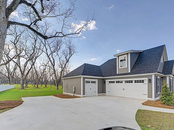 4th image of 10119 Springhill Rd