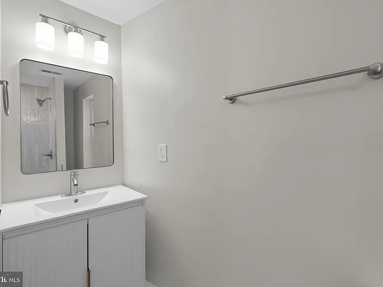 1305 Light St #2 — Photo 23