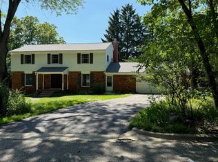 3925 Waldenwood Dr, Ann Arbor, MI 48105
