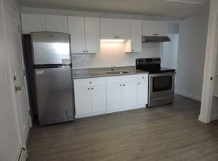 425 Warren Ave APT 4, East Providence, RI 02914