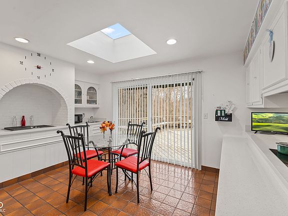 5th image of 5501 Surrey Hill Rd