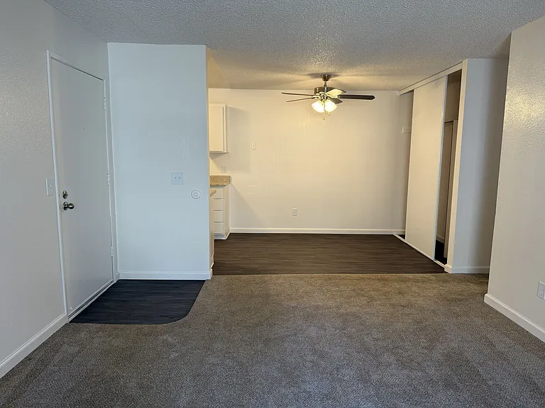 Shasta Terrace — Photo 16