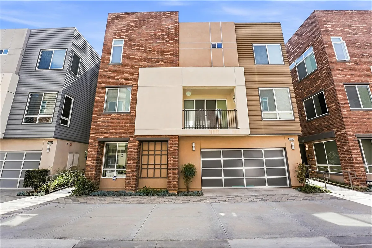 Building Photo - 809 Brickyard Ln