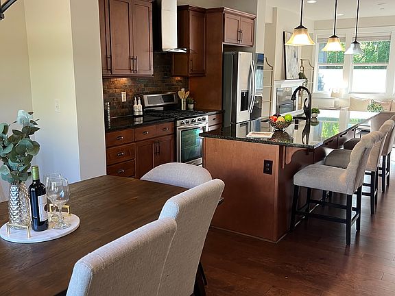 4th image of 1363 Chelsea Walk NE #7.3