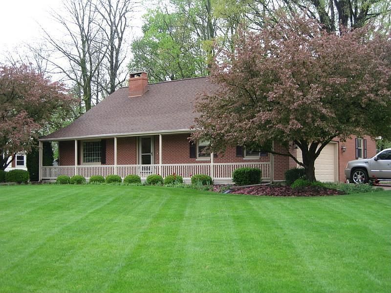 1st image of 614 W Maplewood Dr