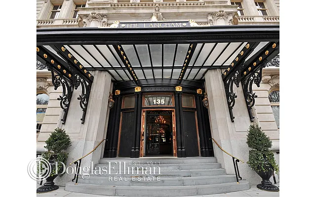 Rented by Douglas Elliman | media 22