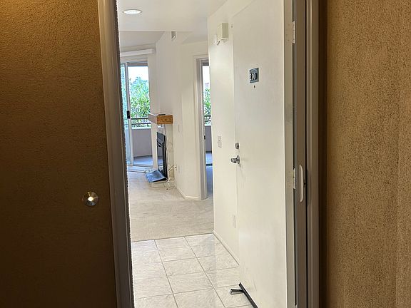 Disappearing screen door.