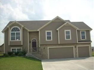 8109 NE 111th St, Kansas City, MO 64157