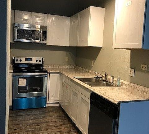 3rd image of 842 Binbrook Dr