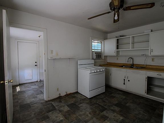 5th image of 1640 Hawes Ave