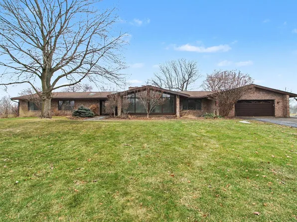 2827 Fairway Dr, Saline, MI 48176